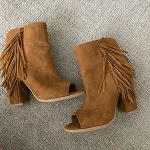 Hardly worn fringe booties!